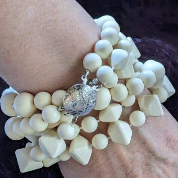 Perfect Summer Beads Exc Vintage Plastic 3-Strand Necklace Bracelet JUST FOR FUN - Picture 15 of 16